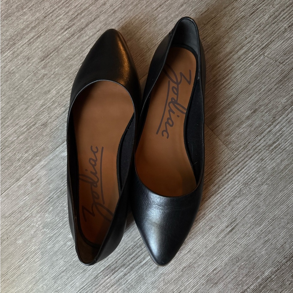 Zodiac Women's Hill Pointed Toe Flats - Picture 4 of 11